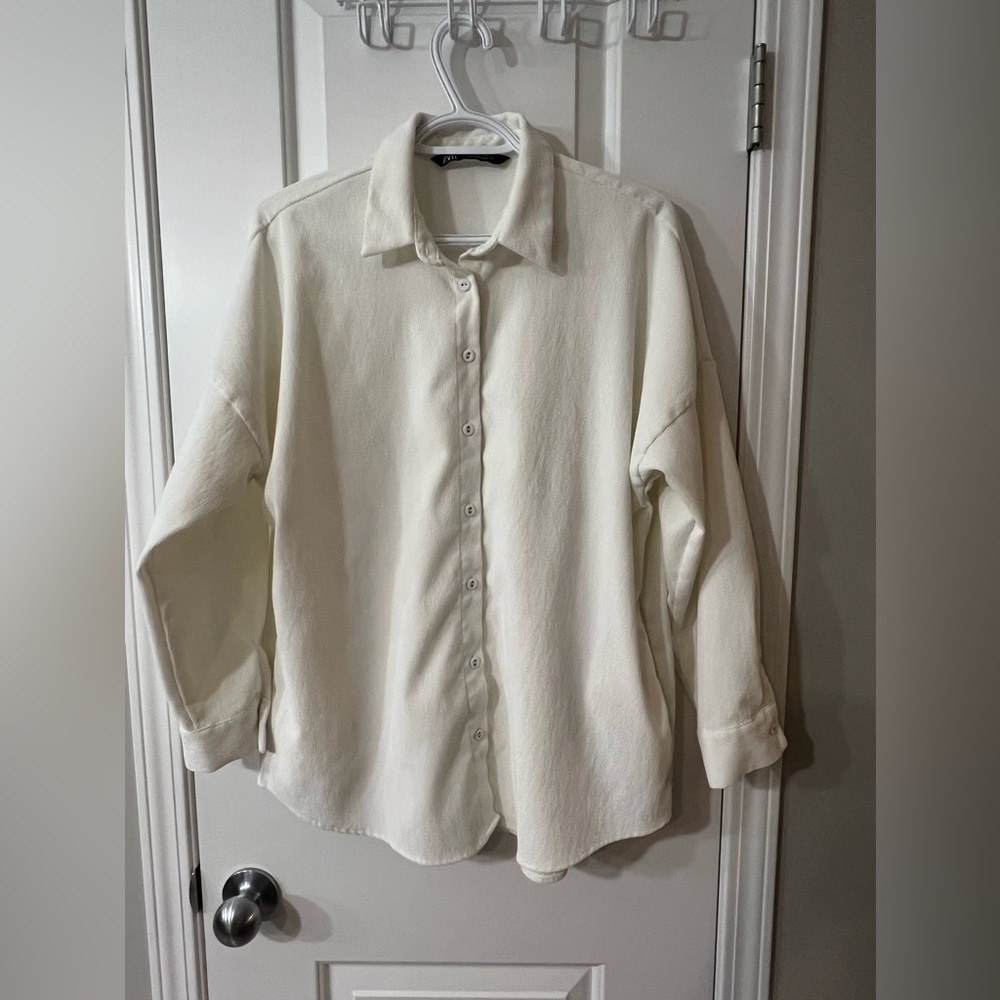 Zara women’s button down shirt size medium